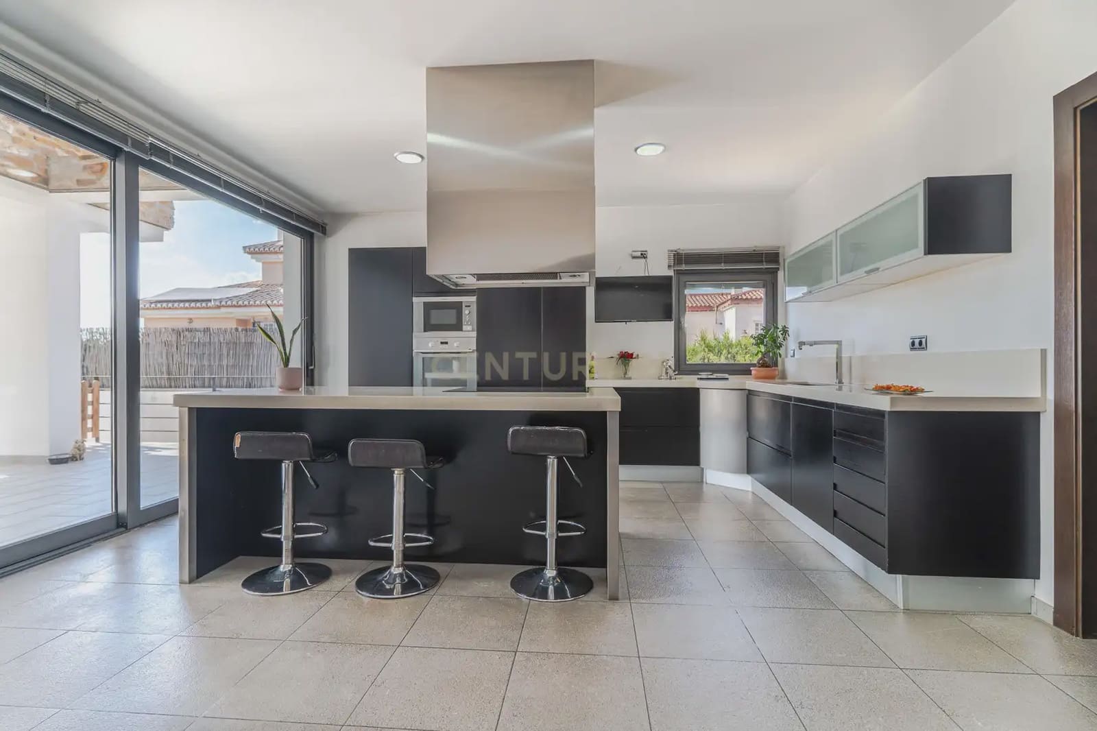 4 sovrum Villa till salu i Gojar med pool garage - 950 000 € (Ref: 9914603)