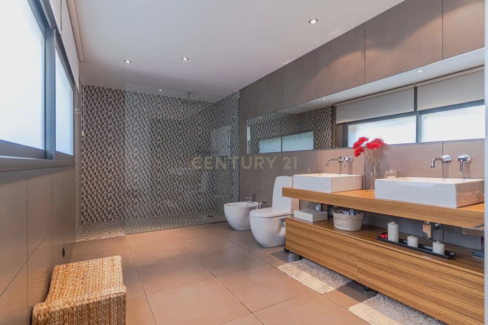 4 sovrum Villa till salu i Gojar med pool garage - 950 000 € (Ref: 9914603)