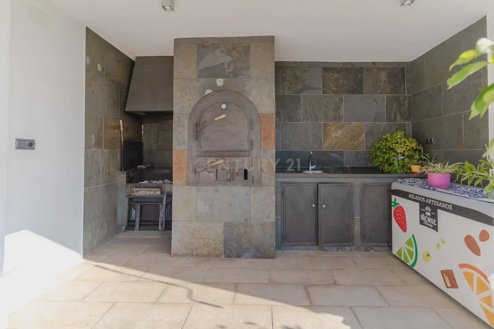4 sovrum Villa till salu i Gojar med pool garage - 950 000 € (Ref: 9914603)