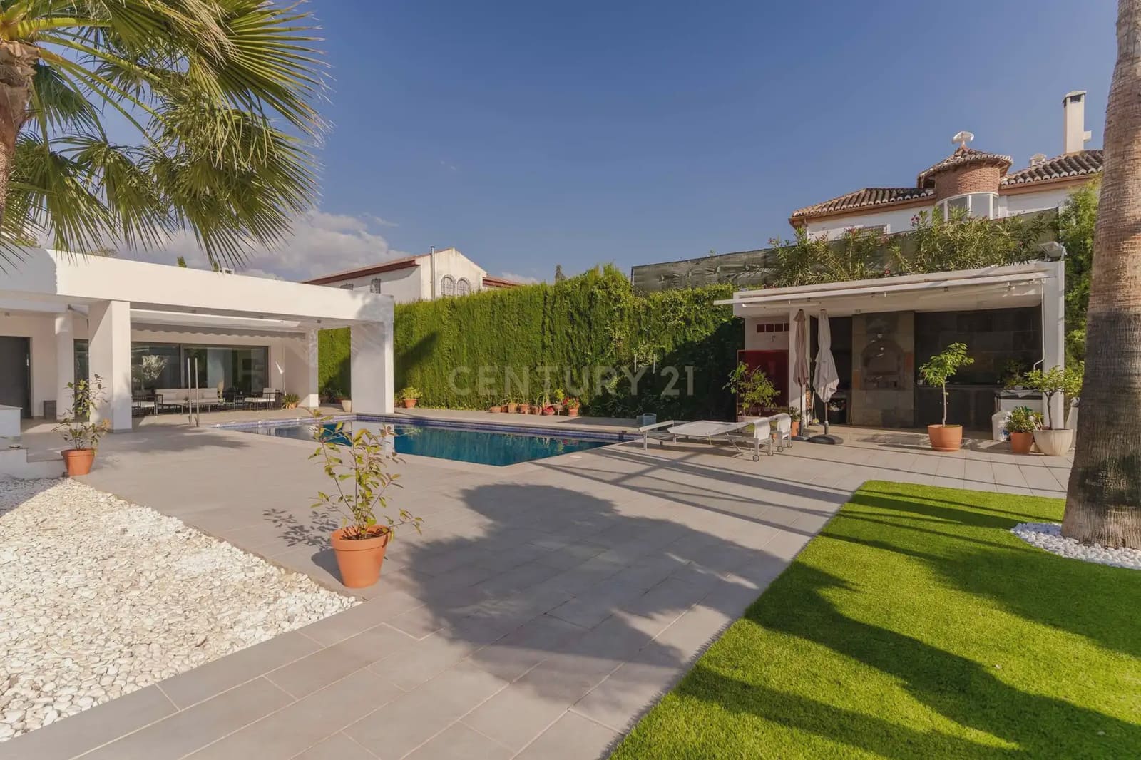 4 sovrum Villa till salu i Gojar med pool garage - 950 000 € (Ref: 9914603)