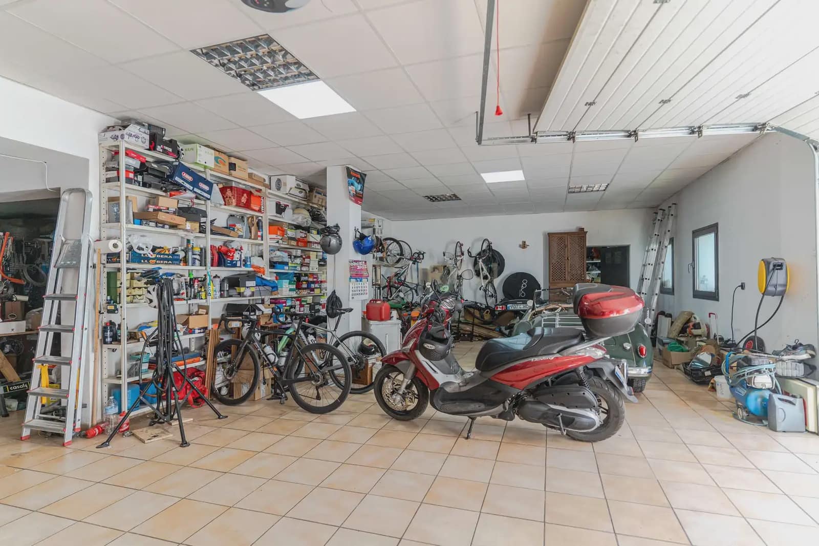 4 sovrum Villa till salu i Gojar med pool garage - 950 000 € (Ref: 9914603)