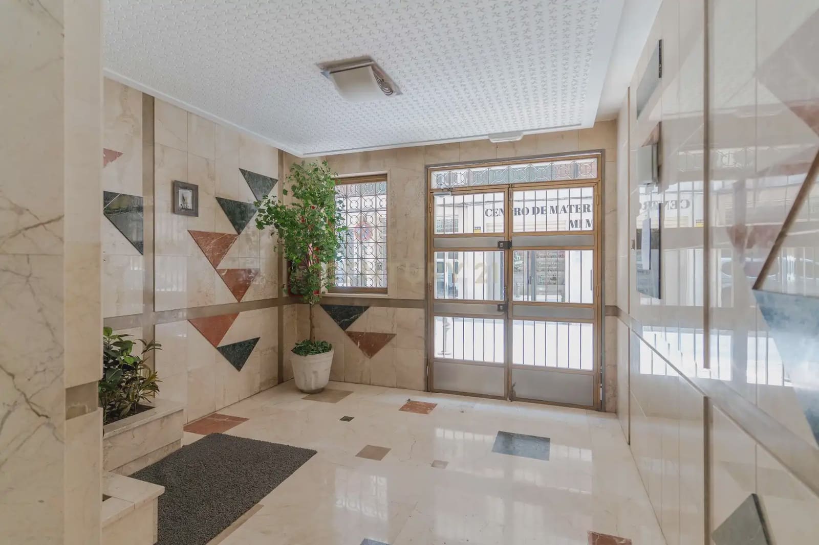 4 bedroom Penthouse for sale in Granada city - € 399,000 (Ref: 9919098)