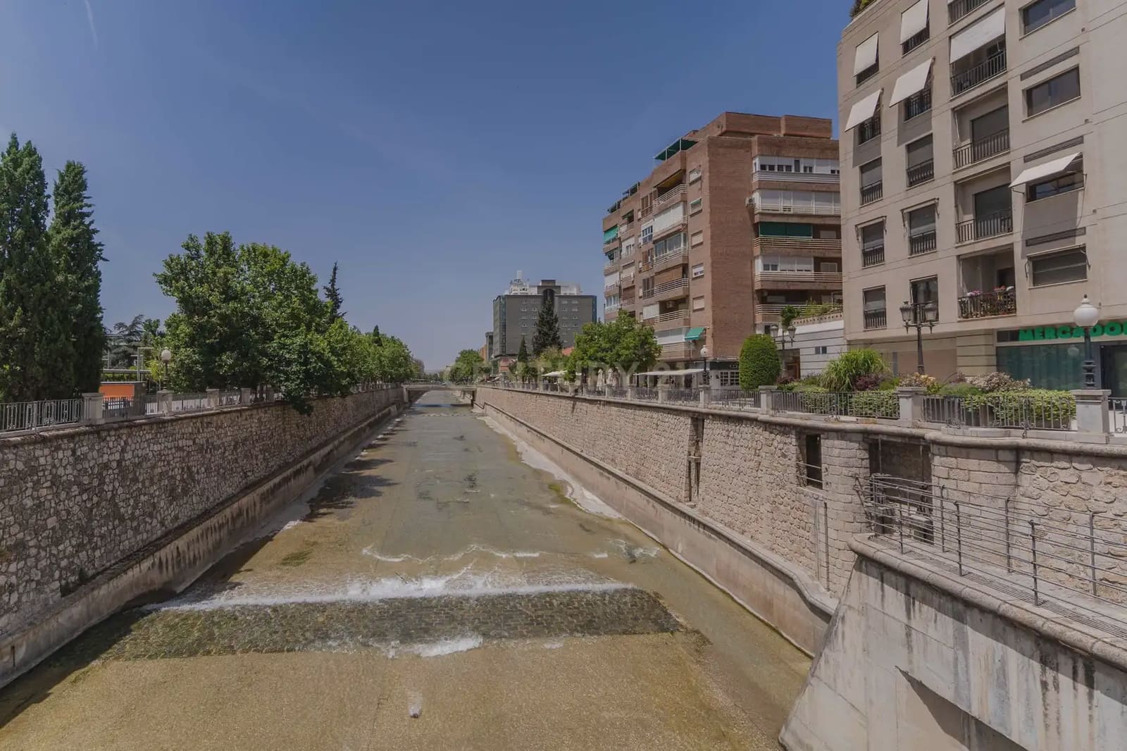 4 bedroom Penthouse for sale in Granada city - € 399,000 (Ref: 9919098)