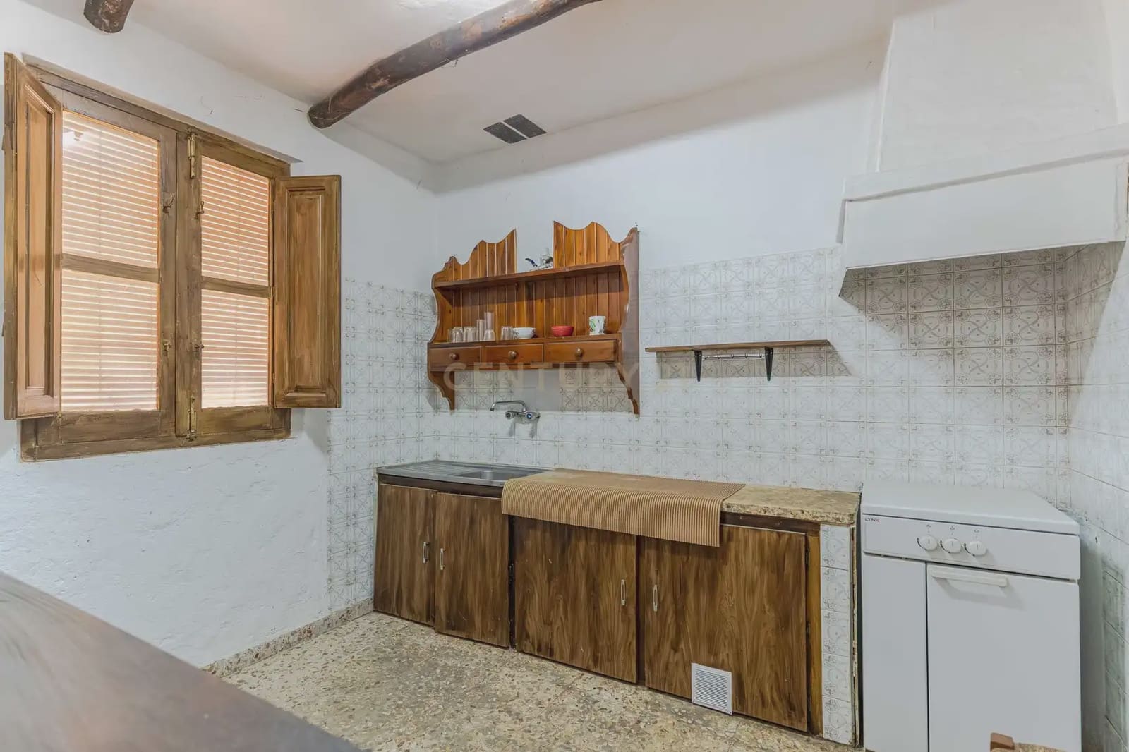 5 bedroom Finca/Country House for sale in El Pinar - € 85,000 (Ref: 9920937)
