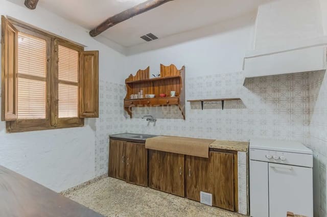 5 bedroom Finca/Country House for sale in El Pinar - € 85,000 (Ref: 9920937)