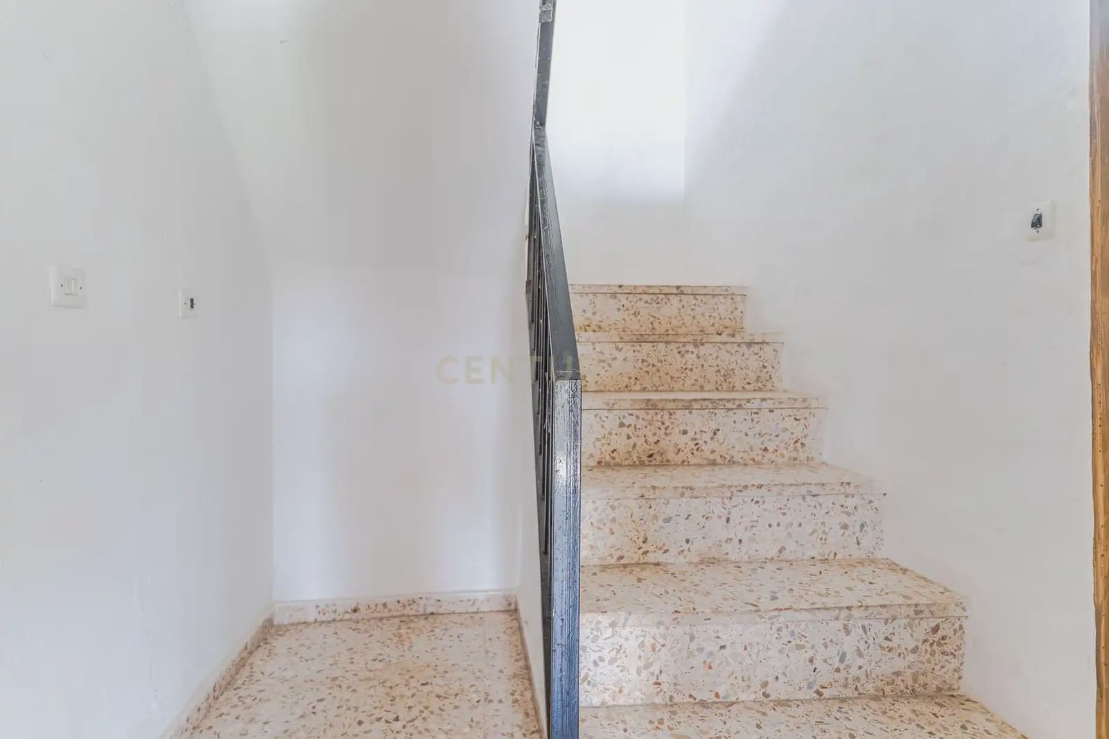 5 bedroom Finca/Country House for sale in El Pinar - € 85,000 (Ref: 9920937)