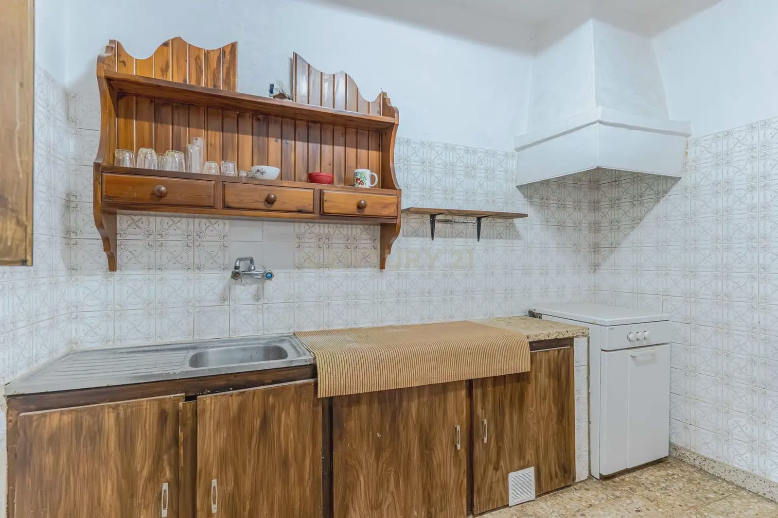 5 bedroom Finca/Country House for sale in El Pinar - € 85,000 (Ref: 9920937)