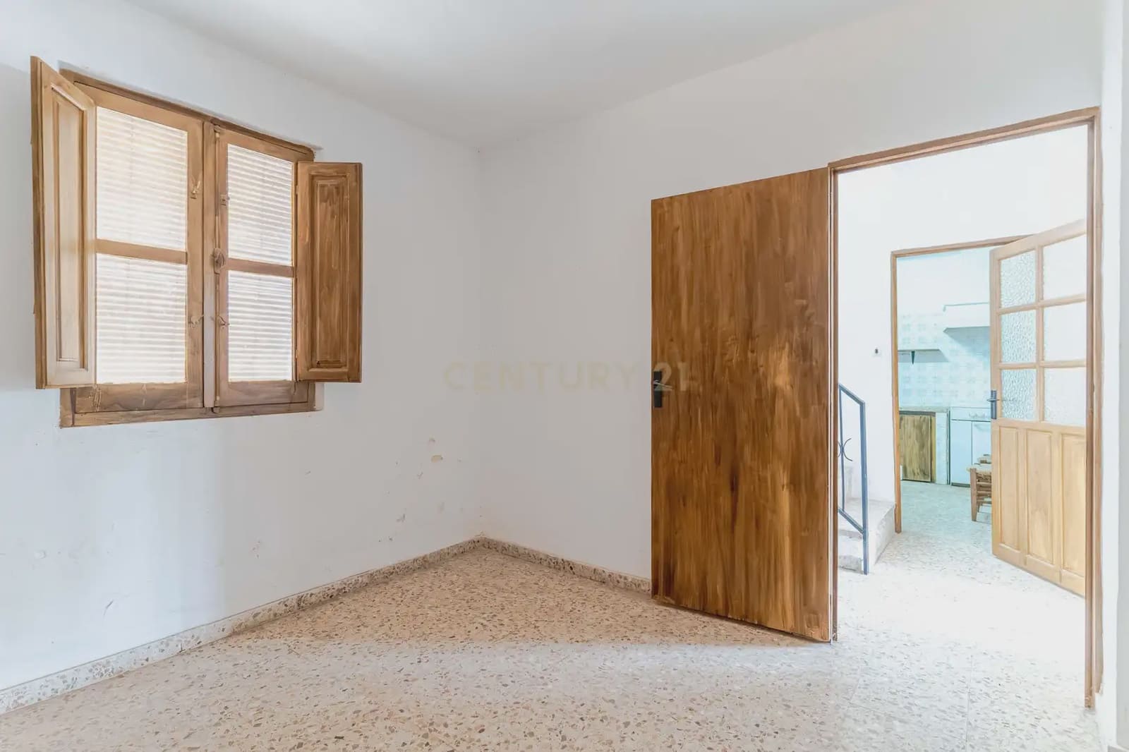5 bedroom Finca/Country House for sale in El Pinar - € 85,000 (Ref: 9920937)