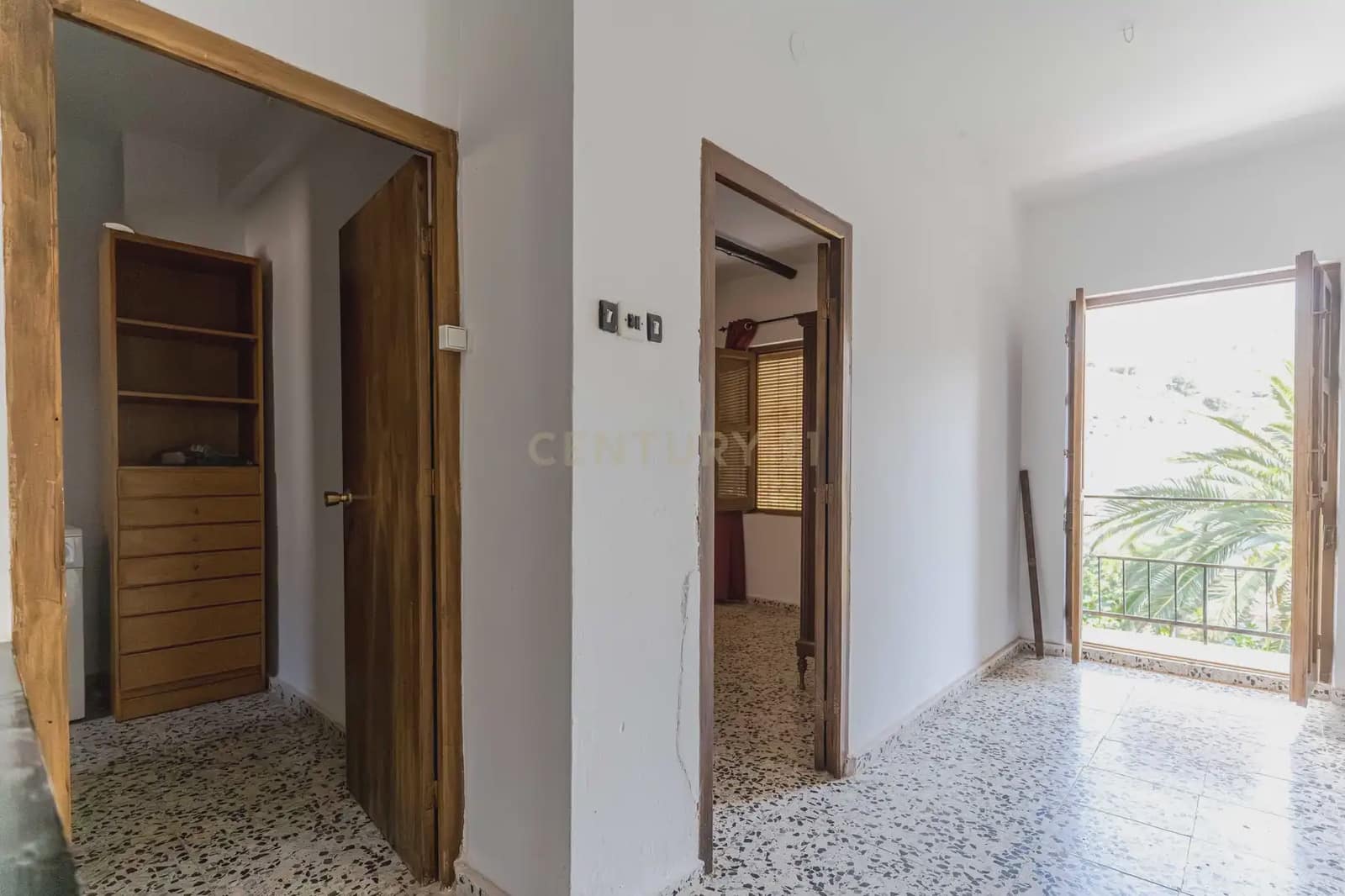 5 bedroom Finca/Country House for sale in El Pinar - € 85,000 (Ref: 9920937)