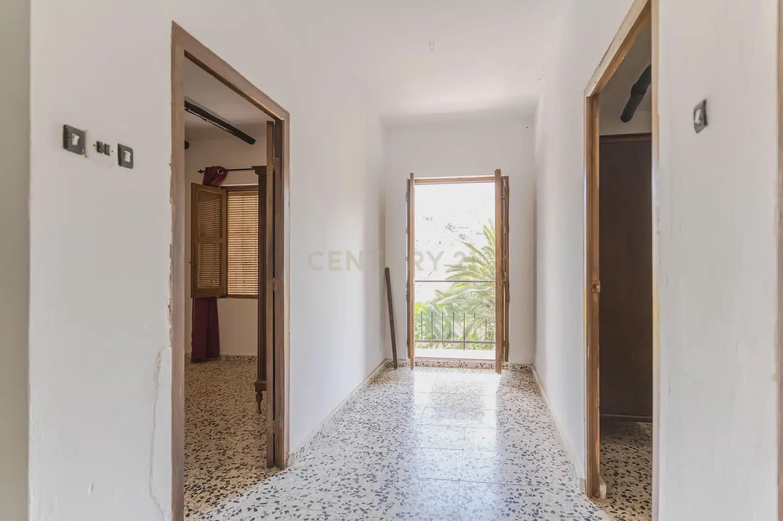 5 bedroom Finca/Country House for sale in El Pinar - € 85,000 (Ref: 9920937)