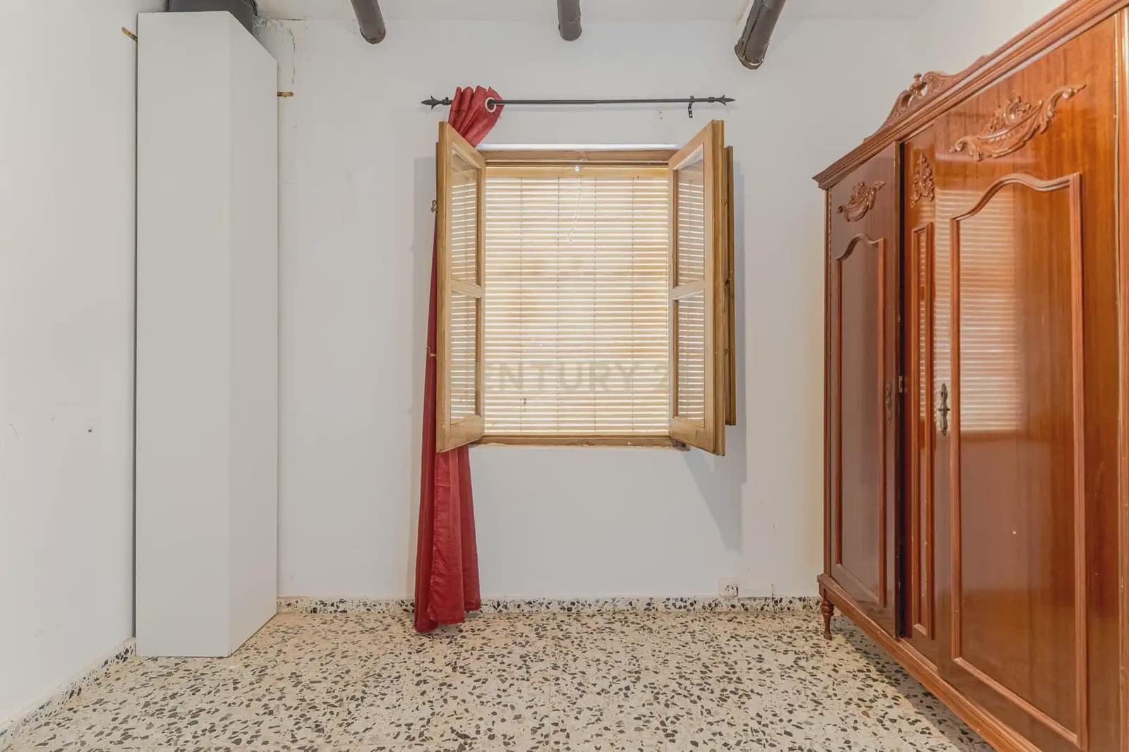 5 bedroom Finca/Country House for sale in El Pinar - € 85,000 (Ref: 9920937)