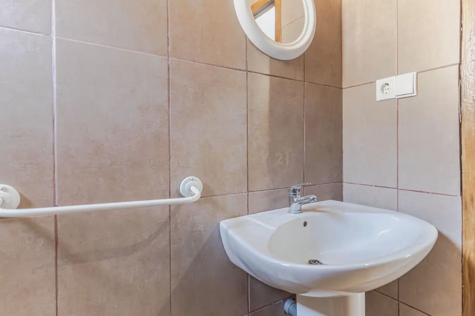 5 bedroom Finca/Country House for sale in El Pinar - € 85,000 (Ref: 9920937)