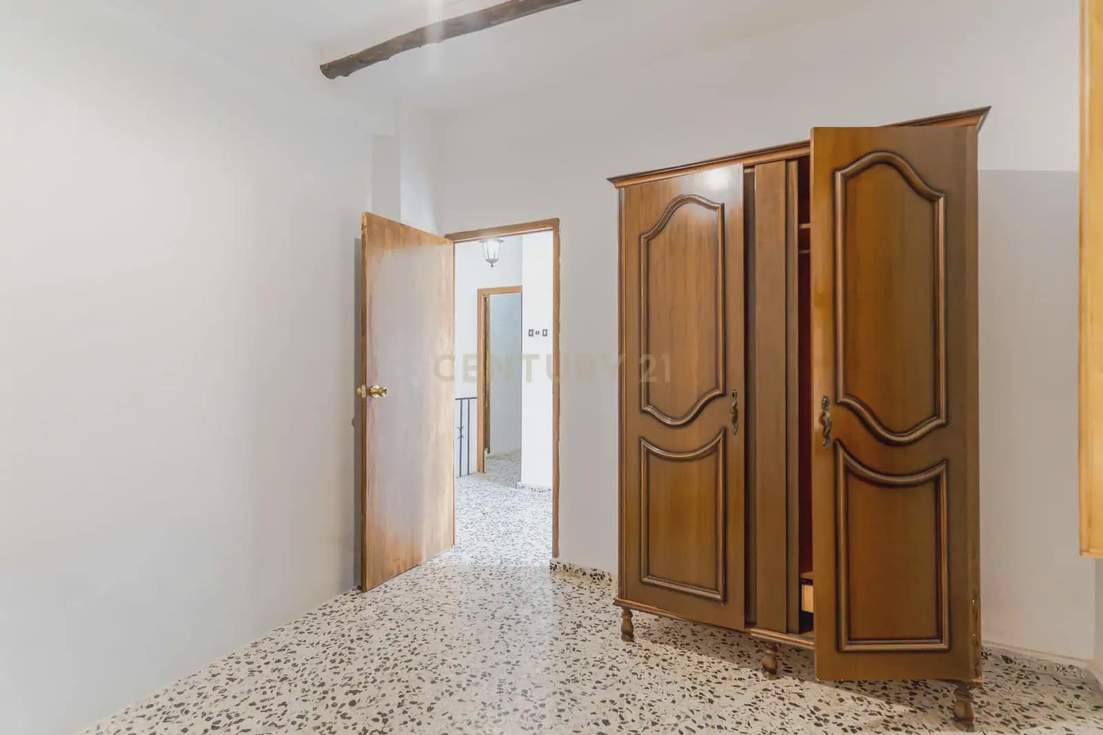 5 bedroom Finca/Country House for sale in El Pinar - € 85,000 (Ref: 9920937)