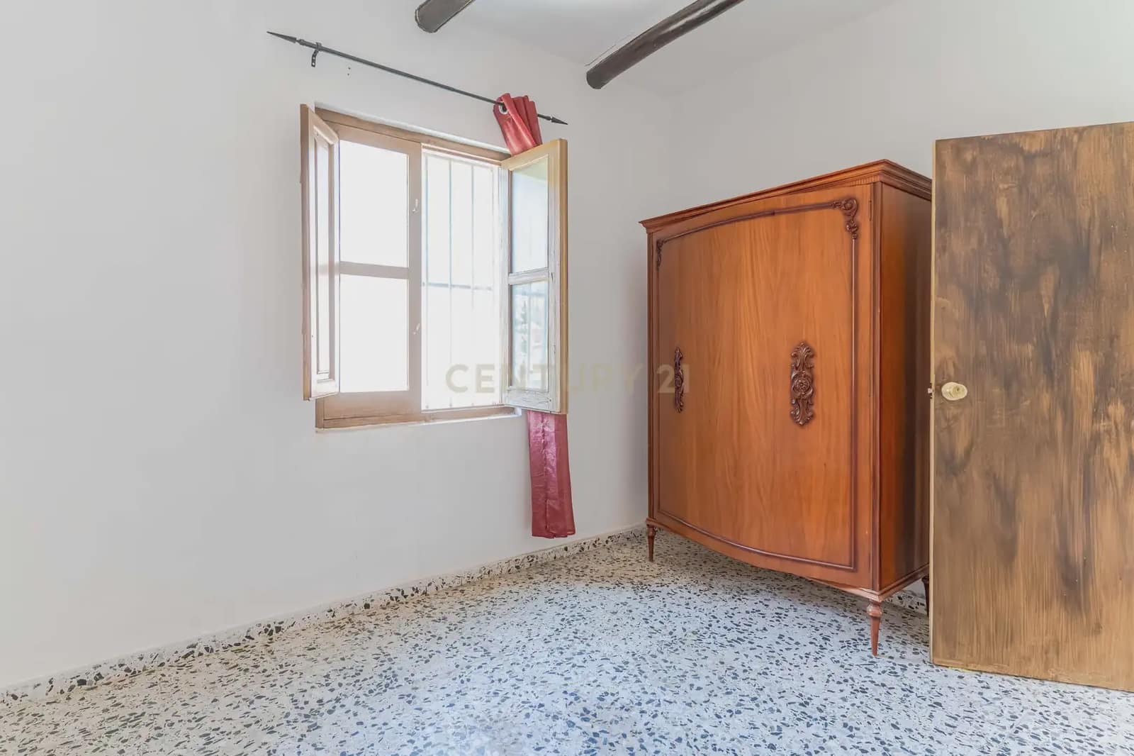 5 bedroom Finca/Country House for sale in El Pinar - € 85,000 (Ref: 9920937)