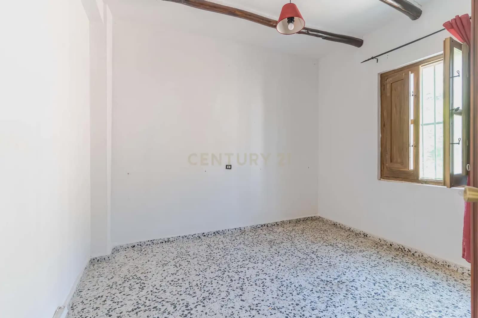 5 bedroom Finca/Country House for sale in El Pinar - € 85,000 (Ref: 9920937)