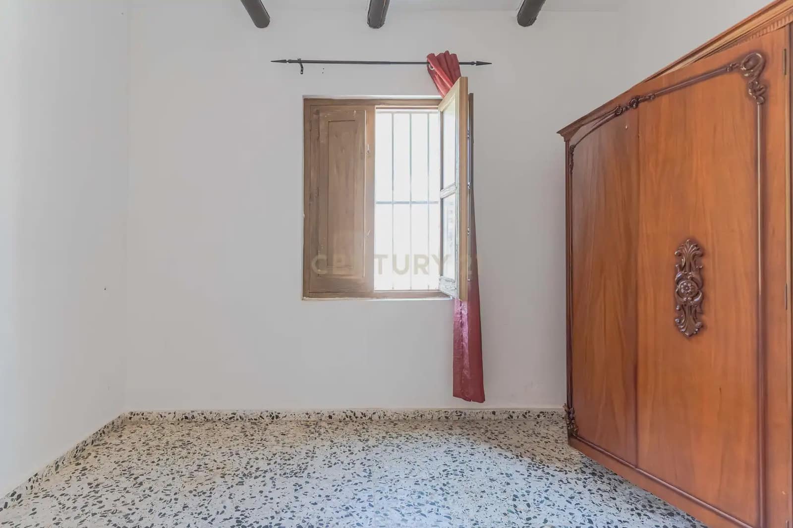 5 bedroom Finca/Country House for sale in El Pinar - € 85,000 (Ref: 9920937)