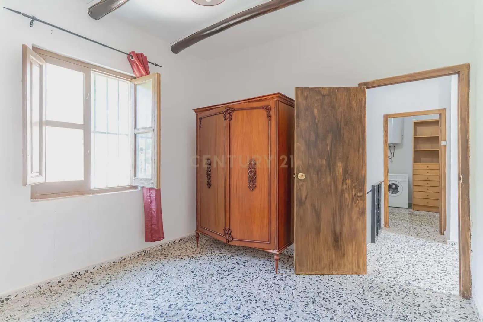 5 bedroom Finca/Country House for sale in El Pinar - € 85,000 (Ref: 9920937)