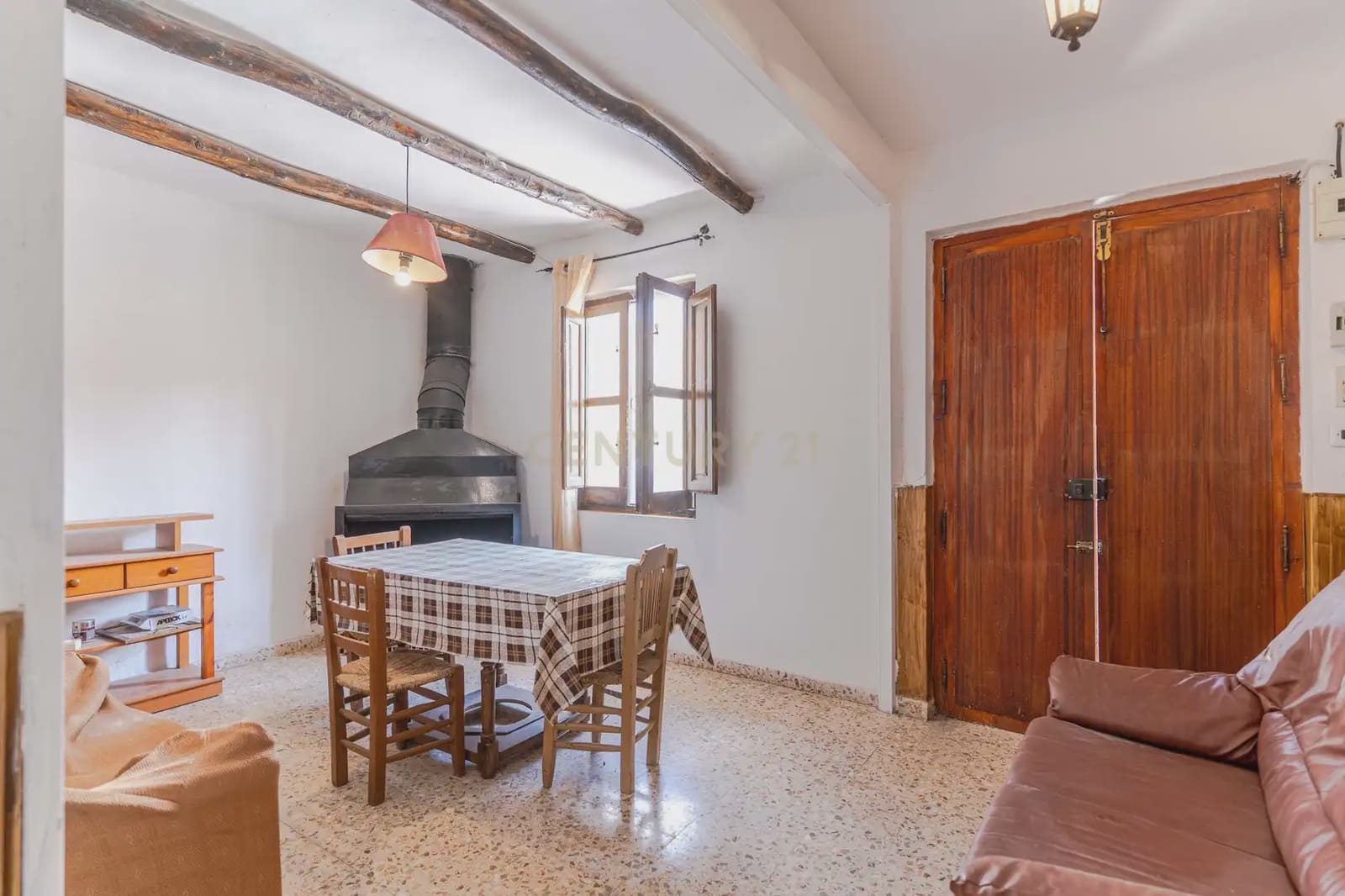 5 bedroom Finca/Country House for sale in El Pinar - € 85,000 (Ref: 9920937)