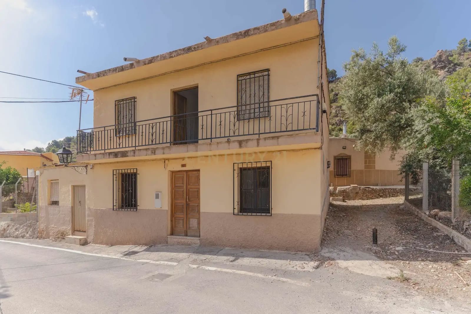 5 bedroom Finca/Country House for sale in El Pinar - € 85,000 (Ref: 9920937)