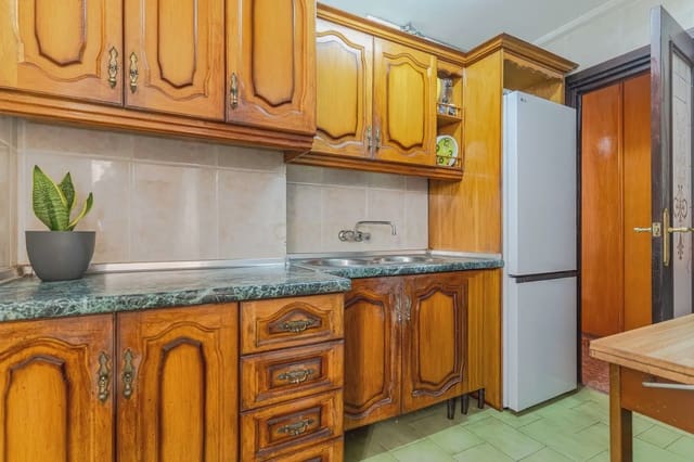 7 soverom Leilighet til salgs i Centro - Sagrario, Granada by - € 570 000 (Ref: 9935010)