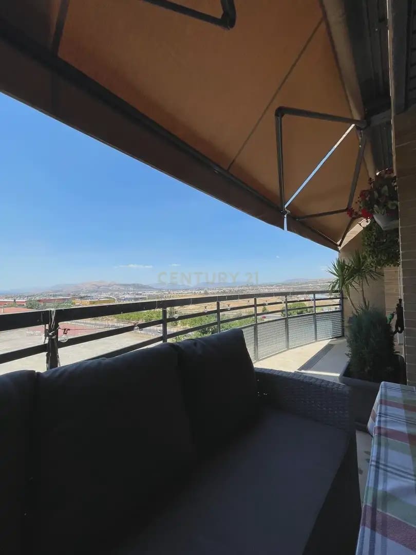 2 soveværelse Penthouse til salg i Granada by med swimmingpool garage - € 217.000 (Ref: 9937383)