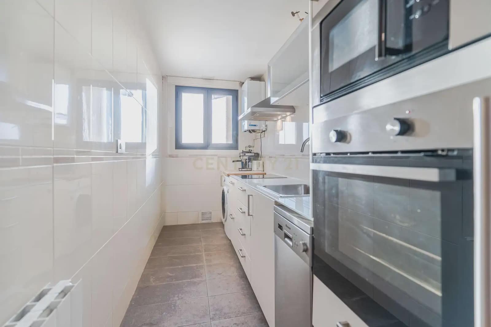 2 soveværelse Penthouse til salg i Granada by med swimmingpool garage - € 217.000 (Ref: 9937383)