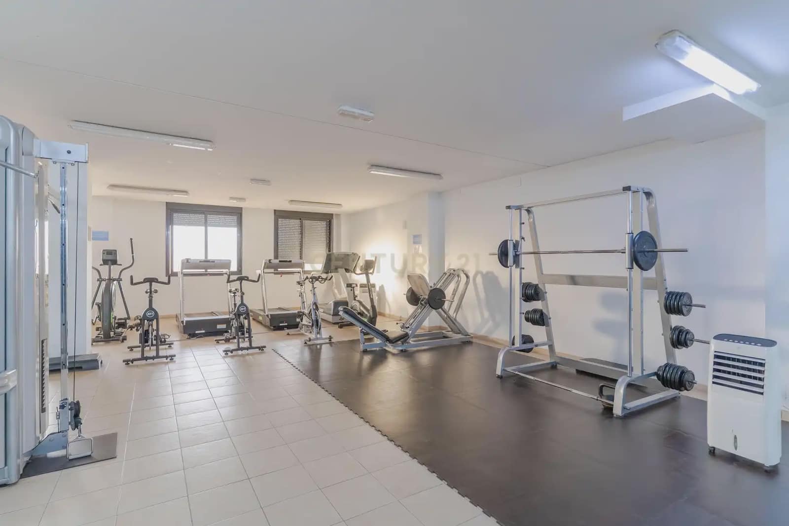 2 soveværelse Penthouse til salg i Granada by med swimmingpool garage - € 217.000 (Ref: 9937383)
