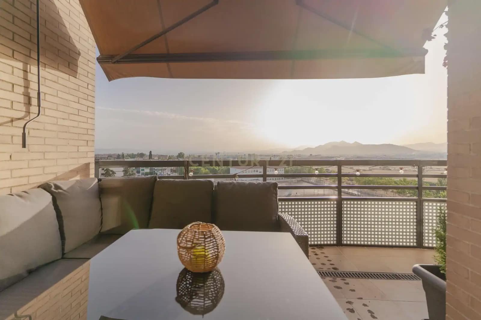 2 soveværelse Penthouse til salg i Granada by med swimmingpool garage - € 217.000 (Ref: 9937383)