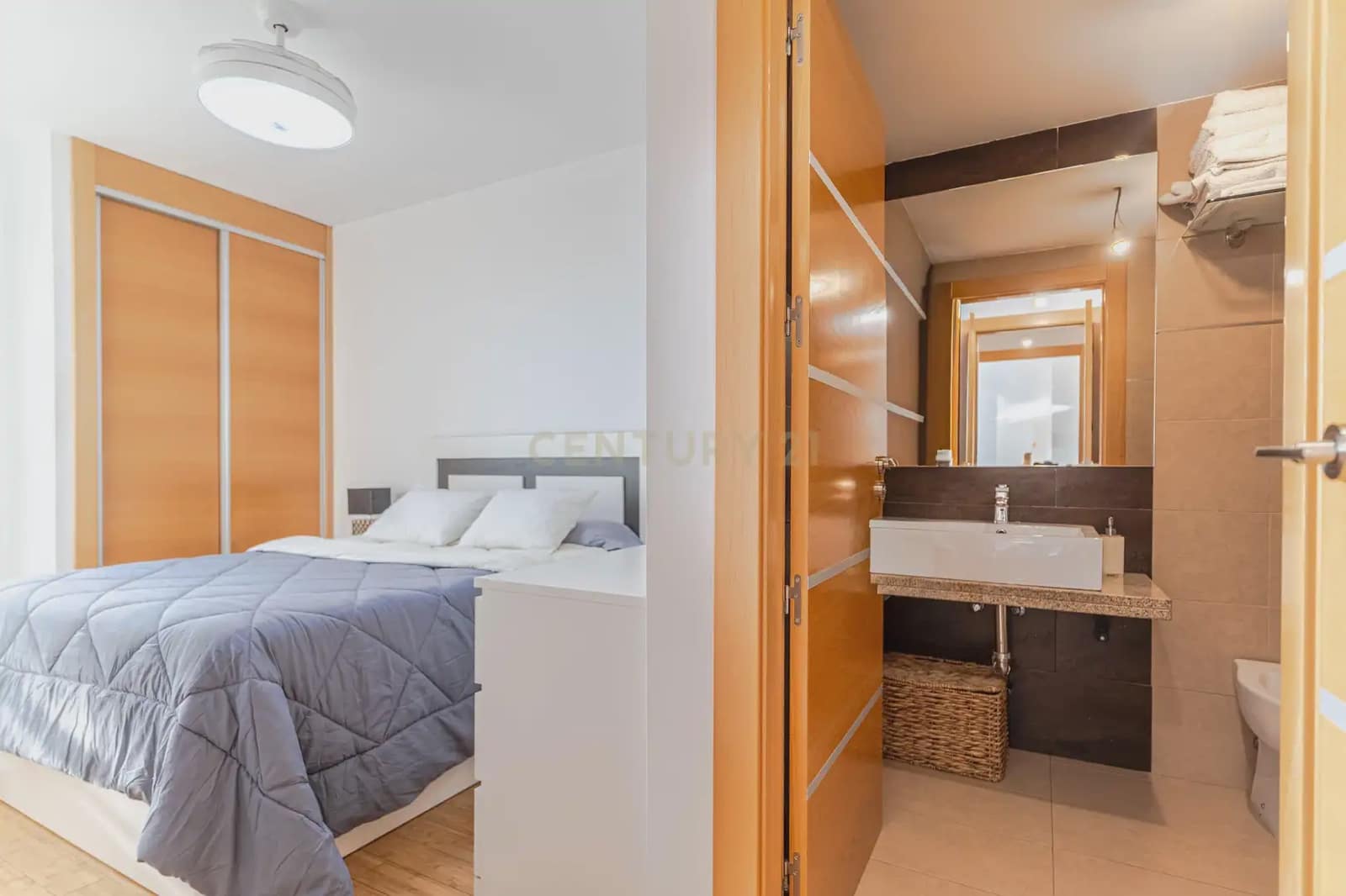 2 soveværelse Penthouse til salg i Granada by med swimmingpool garage - € 217.000 (Ref: 9937383)