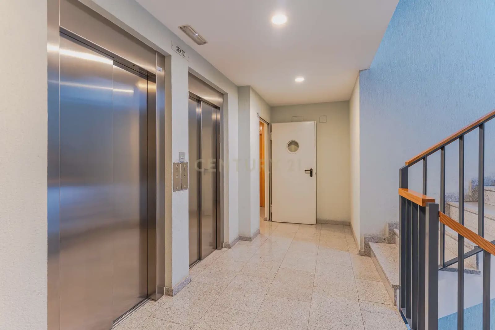 2 soveværelse Penthouse til salg i Granada by med swimmingpool garage - € 217.000 (Ref: 9937383)