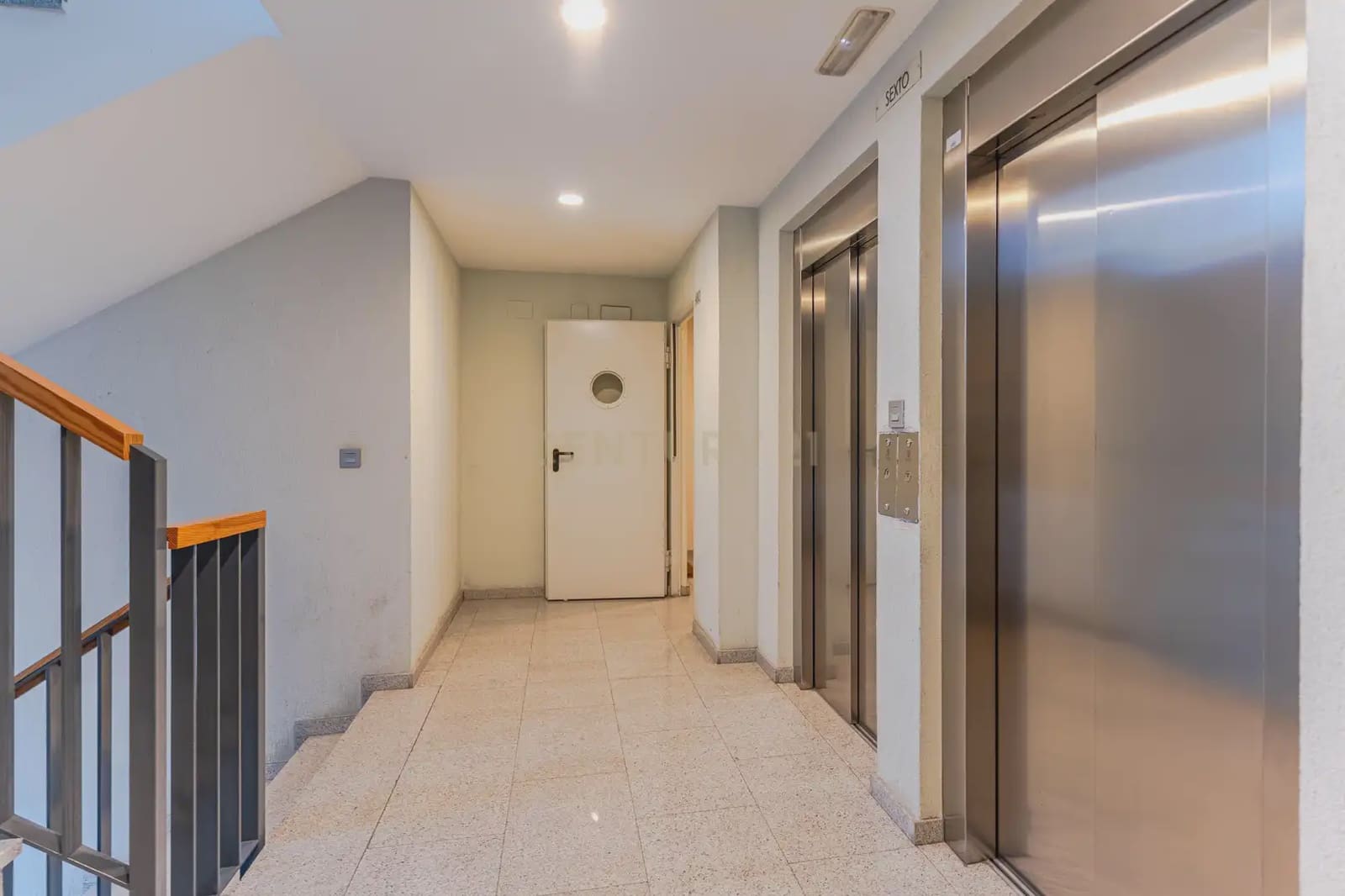2 soveværelse Penthouse til salg i Granada by med swimmingpool garage - € 217.000 (Ref: 9937383)