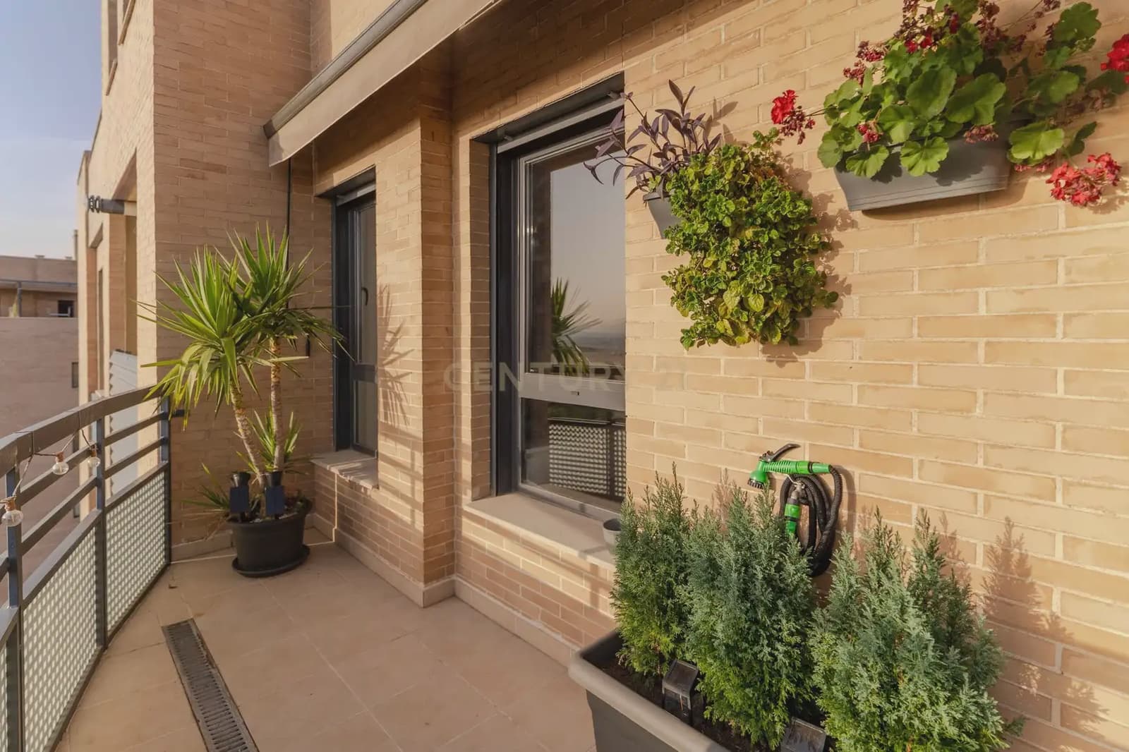 2 soveværelse Penthouse til salg i Granada by med swimmingpool garage - € 217.000 (Ref: 9937383)