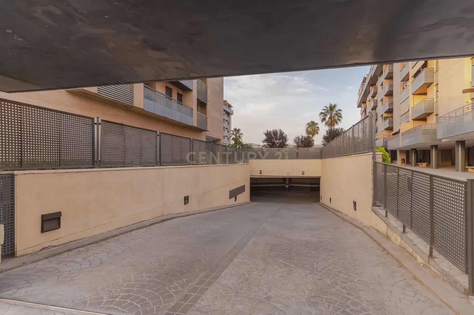 2 soveværelse Penthouse til salg i Granada by med swimmingpool garage - € 217.000 (Ref: 9937383)