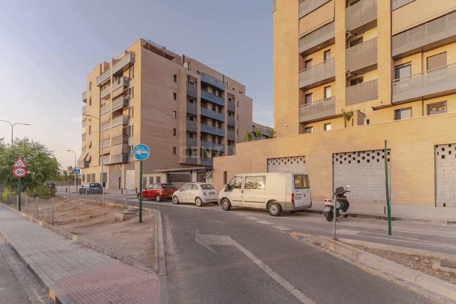 2 soveværelse Penthouse til salg i Granada by med swimmingpool garage - € 217.000 (Ref: 9937383)