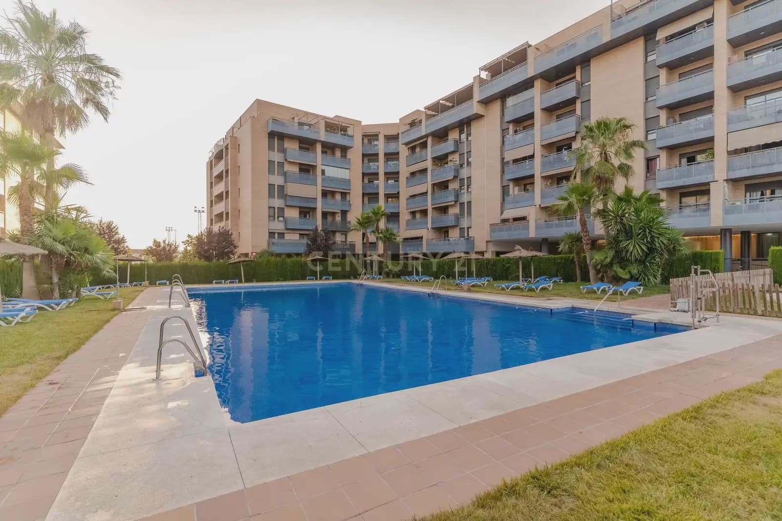 2 soveværelse Penthouse til salg i Granada by med swimmingpool garage - € 217.000 (Ref: 9937383)