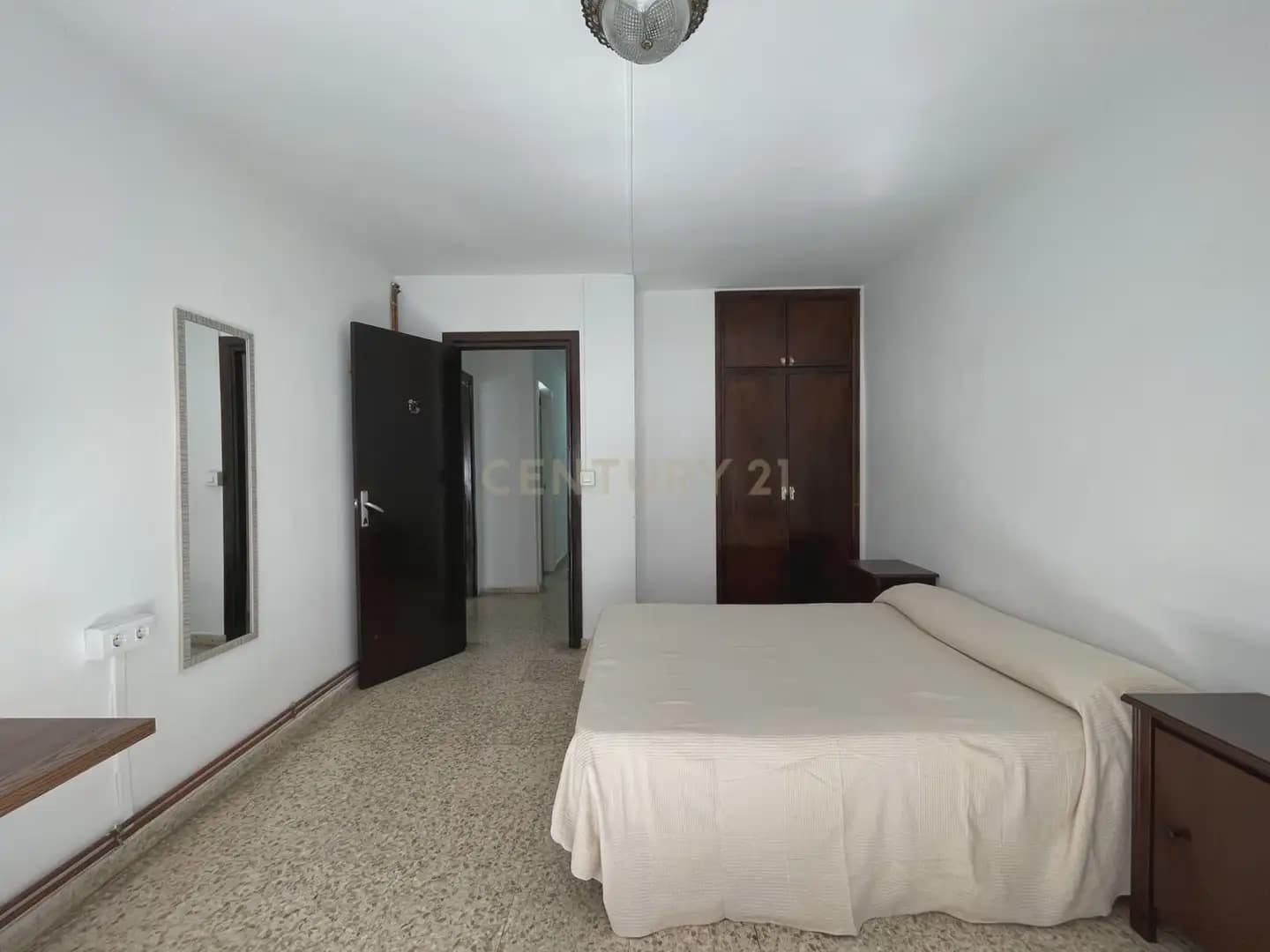 4 soverom Leilighet til leie i Granada by - € 1 250 (Ref: 9946622)