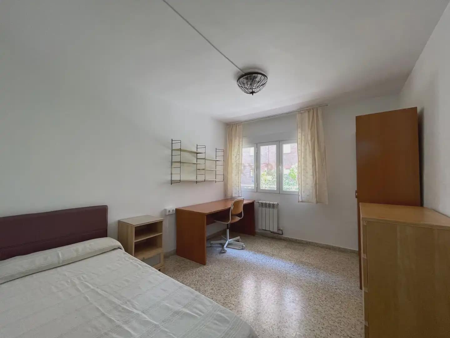 4 soverom Leilighet til leie i Granada by - € 1 250 (Ref: 9946622)
