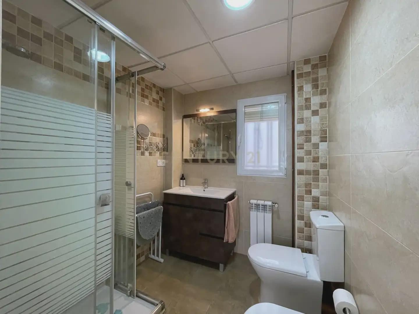 4 soverom Leilighet til leie i Granada by - € 1 250 (Ref: 9946622)