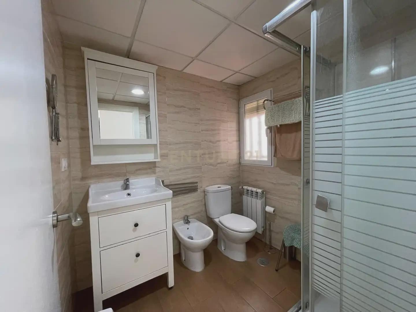 4 soverom Leilighet til leie i Granada by - € 1 250 (Ref: 9946622)