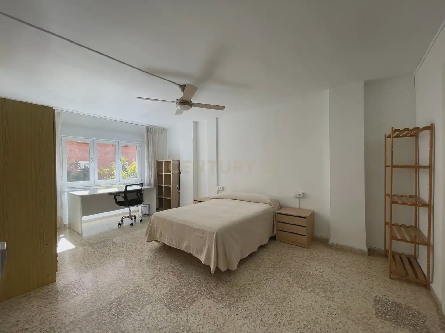 4 soverom Leilighet til leie i Granada by - € 1 250 (Ref: 9946622)