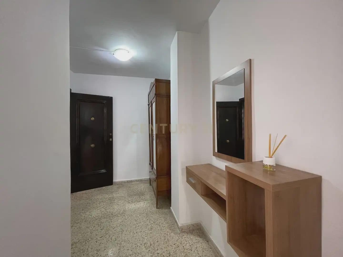 4 soverom Leilighet til leie i Granada by - € 1 250 (Ref: 9946622)