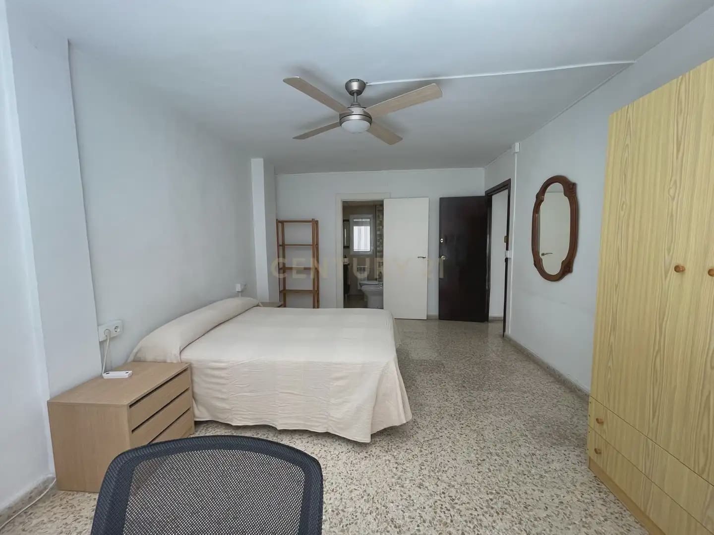 4 soverom Leilighet til leie i Granada by - € 1 250 (Ref: 9946622)
