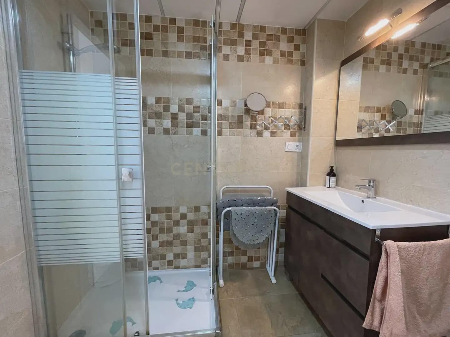 4 soverom Leilighet til leie i Granada by - € 1 250 (Ref: 9946622)
