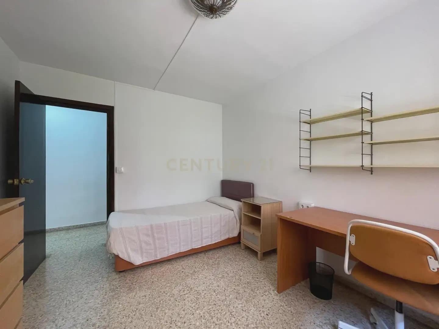 4 soverom Leilighet til leie i Granada by - € 1 250 (Ref: 9946622)