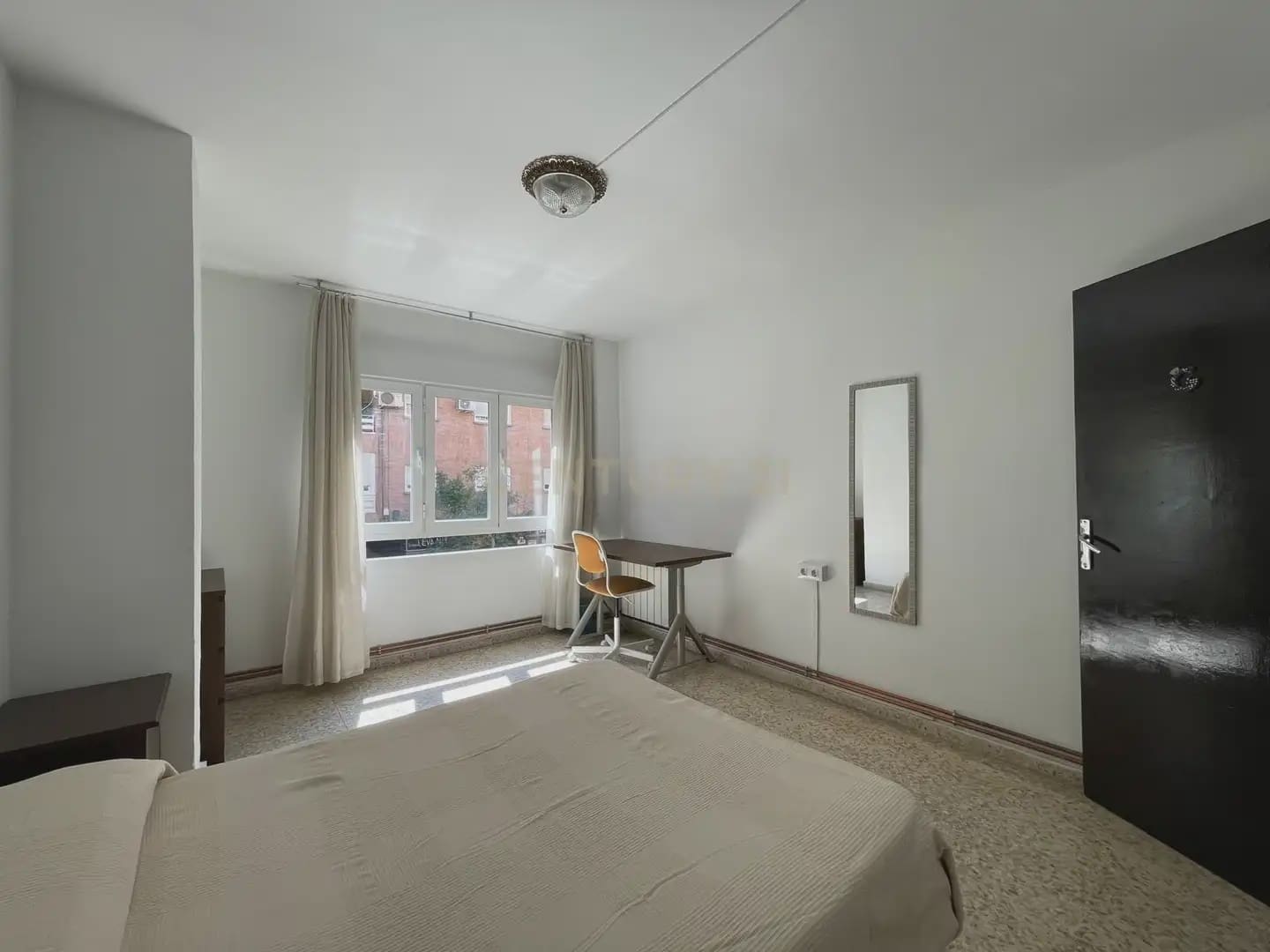 4 soverom Leilighet til leie i Granada by - € 1 250 (Ref: 9946622)