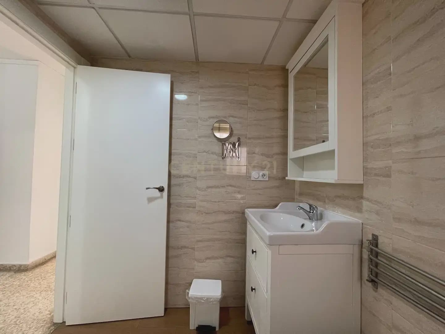 4 soverom Leilighet til leie i Granada by - € 1 250 (Ref: 9946622)