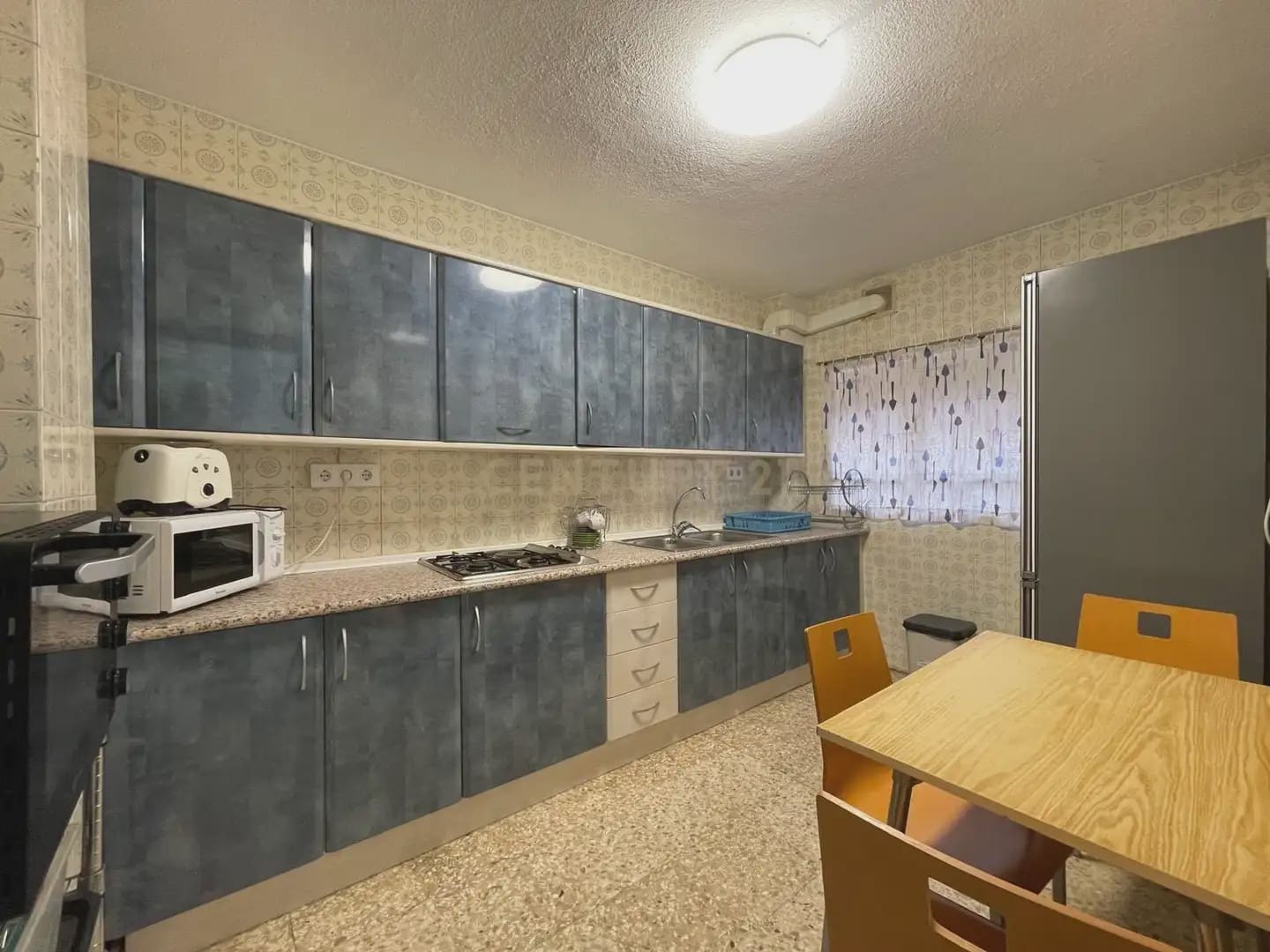 4 soverom Leilighet til leie i Granada by - € 1 250 (Ref: 9946622)