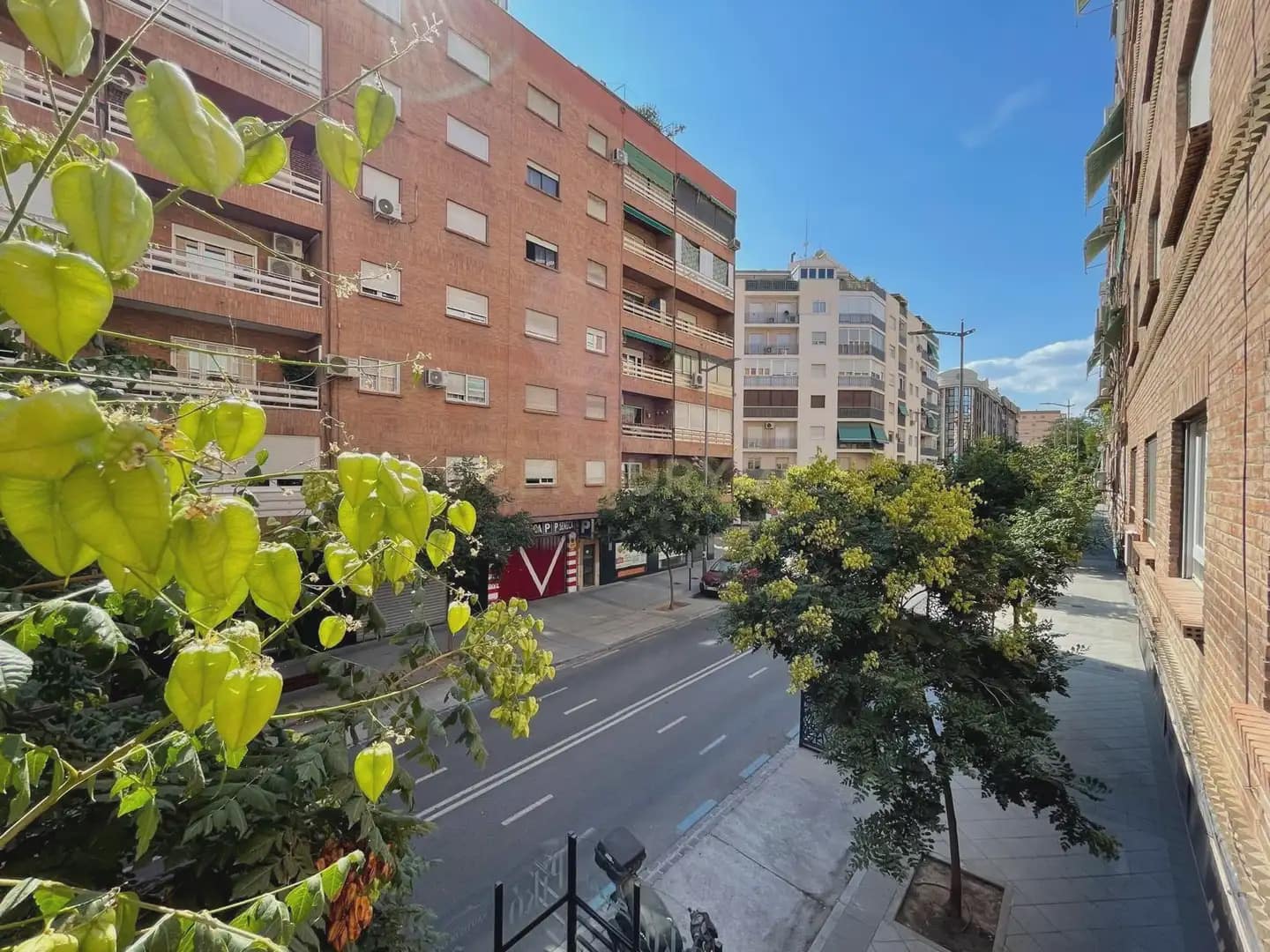 4 soverom Leilighet til leie i Granada by - € 1 250 (Ref: 9946622)