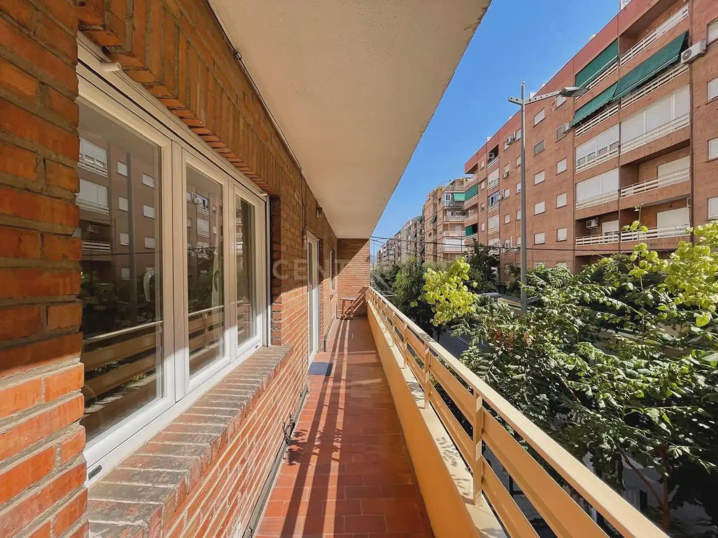 4 soverom Leilighet til leie i Granada by - € 1 250 (Ref: 9946622)