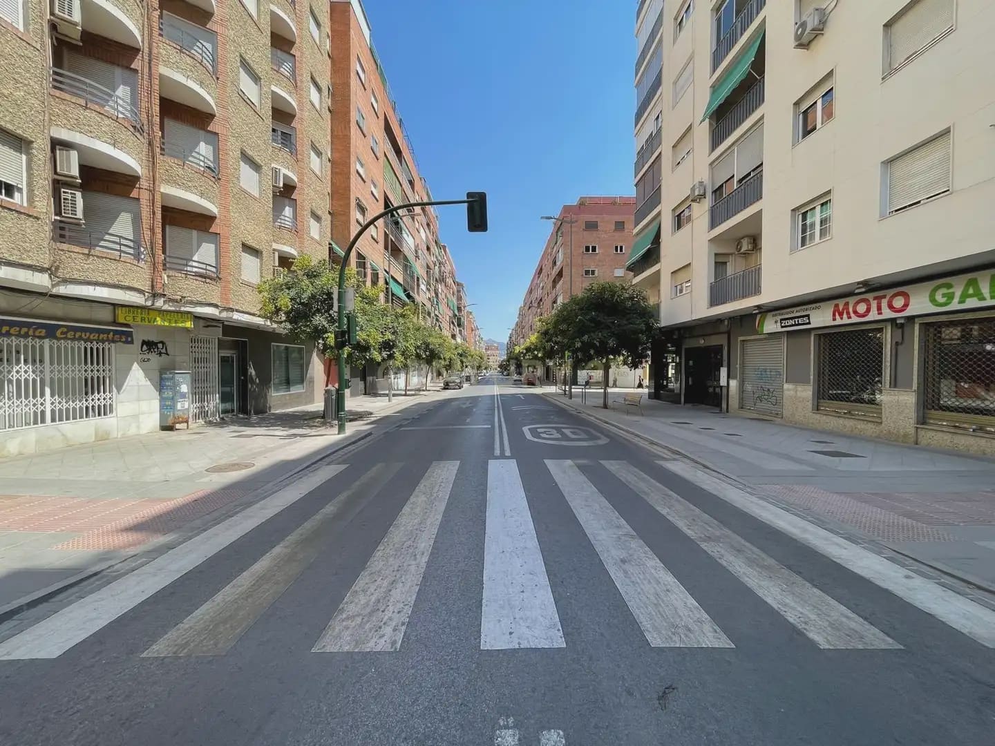 4 soverom Leilighet til leie i Granada by - € 1 250 (Ref: 9946622)